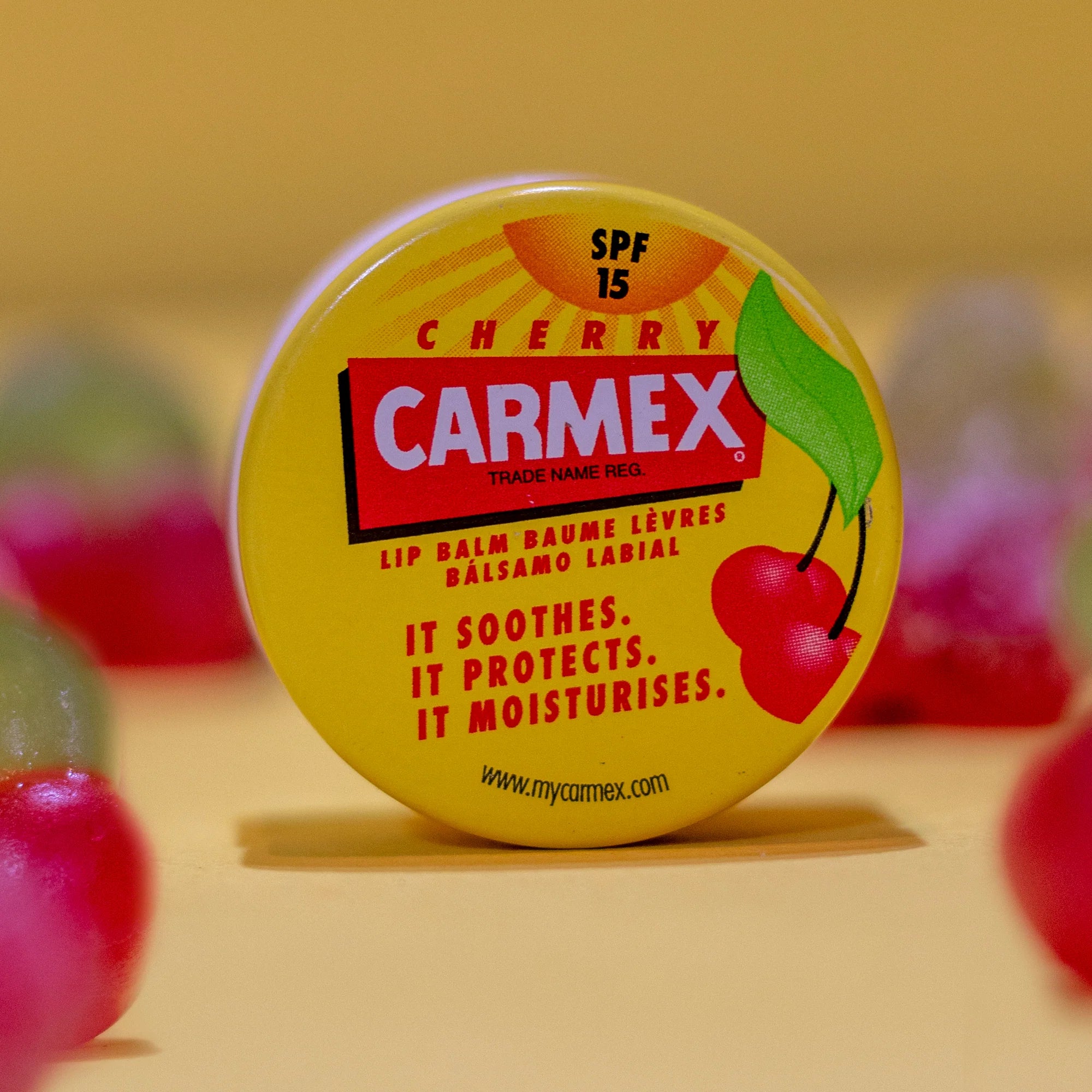 Carmex Cherry Lip Balm Pot – 7.5g